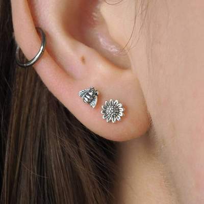 S463 - Tiny Bee Studs