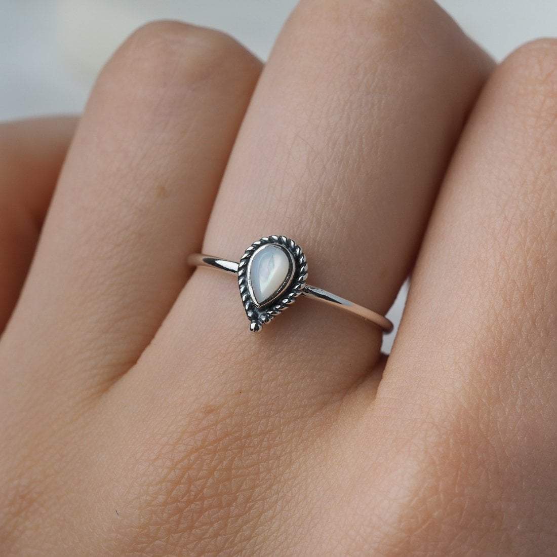 R371MP - Luria Ring Mother of Pearl